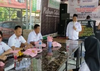 Temui Kelompok Petani, Partai Perindo Deli Serdang Salurkan Pupuk dan Benih Lele