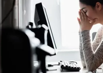 Begini Cara Menenangkan Diri Saat Stres