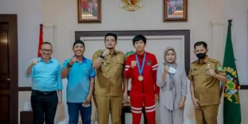 Bawa Timnas U-16 Juara AFF, Bobby Berangkatkan Orang Tua Crespo Naik Haji
