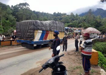 Batalyon B Respon Cepat Evakuasi dan Pengamanan Jalur Longsor diKecamatan Lumban Julu