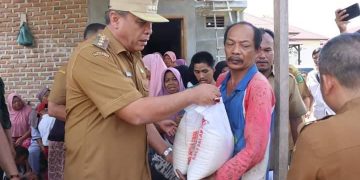 Bupati Madina Sambangi Korban Kebakaran di Kelurahan Dalan Lidang