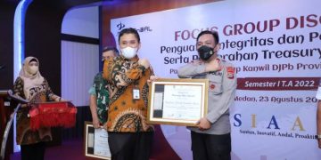 Kapolda Sumut Terima Penghargaan Sebagai Polda Terbaik Dalam Pengelolaan Anggaran