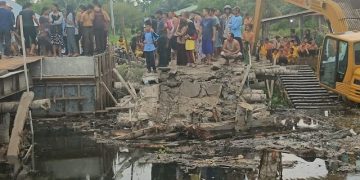 Masyarakat Kecewa, Dinas PULR Deli Serdang Rusak Jembatan, Aktivitas Anak Sekolah Terganggu