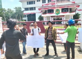 Gelar Aksi Kedua KALAMSU Desak Walikota Pecat Dirut RPH Medan