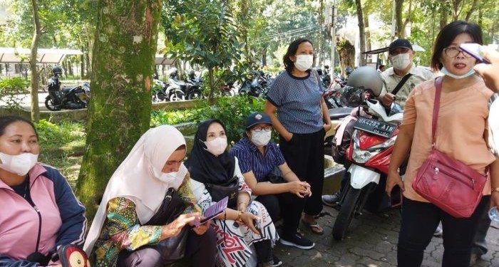 Keberatan Besaran UKT di Unimed, Sejumlah Orang Tua Mahasiswa Baru Datangi Biro Rektor