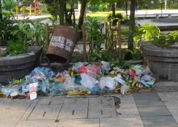 Tong Sampah di Lapangan Merdeka Rusak, Pemko Siantar Menunggu Pengadaan