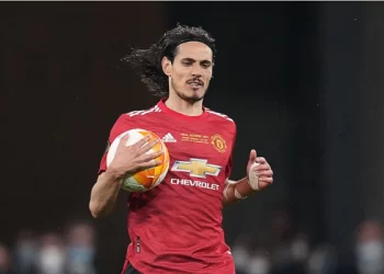 Berlabuh di Valencia, Edinson Cavani Dikontrak 2 Tahun