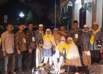 Wakil Bupati H Mutsyuhito Solin Sambut Kepulangan Jemaah Haji Asal Pakpak Bharat