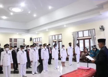 Bupati Toba Lantik Pimpinan Tinggi Pratama, Administrator dan Jabatan Fungsional