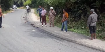 Muatan CPO Berceceran di Jalan Deli Serdang, Pengendara Sepeda Motor Tergelincir