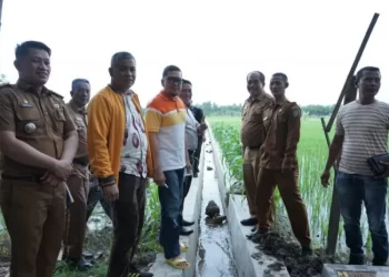 Ketua Komisi II DPR Silaturahmi dengan Warga Desa Suka Makmur Asahan