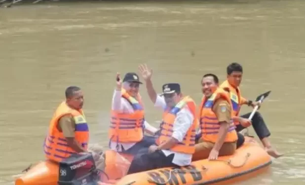 Pj Wali Kota Tebing Tinggi Bersama TKPSDA Sumut Survey Sungai dan IPA PDAM Tirta Bulian