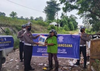 Sat Lantas Polres Simalungun Gelar Bakti Sosial
