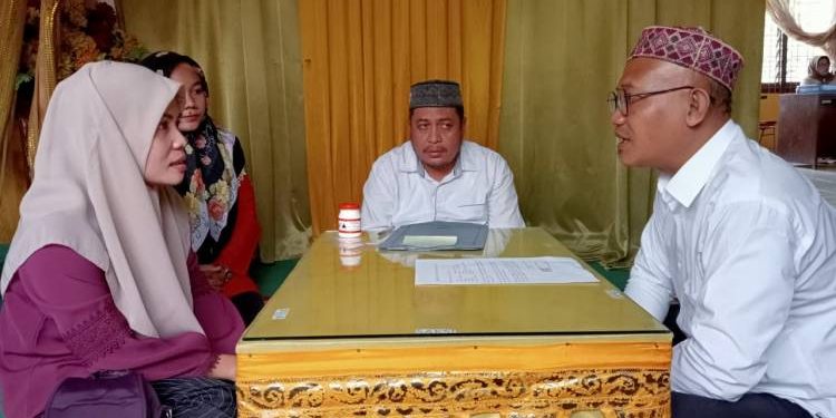 Krismayani Mengucap Syahadat di KUA Lubuk Pakam