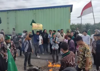 Aksi Tanam Diri Dihalangi Saat Demo Tolak BBM,  HMI Asahan Ricuh dengan Polisi