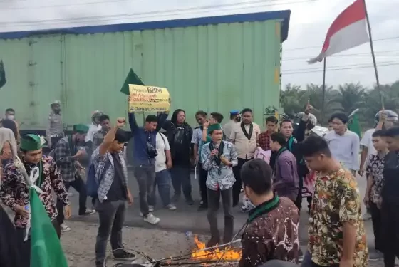 Aksi Tanam Diri Dihalangi Saat Demo Tolak BBM,  HMI Asahan Ricuh dengan Polisi