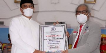 Bupati Madina Terima Penghargaan Tokoh Peduli Anak dari Komnas PA