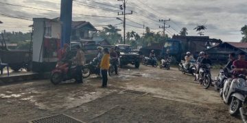Pastikan Tak Ada Penyimpangan, Polsek Gido Monitoring Penyaluran BBM di SPBU Desa So’ewe
