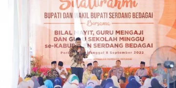 “Bantuannya memang untuk usaha ya. Jangan dibelikan HP (telepon genggam) atau cicil motor pula,” Ucap Boby Nasution Ketika Memberikan Bantuan Modal Usaha Warga Serdang Bedagai