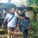 Aparat kepolisian mengobrak-abrik sarang narkoba di Desa Selamat, Kecamatan Biru