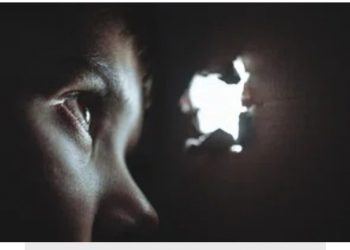 Seorang Anak 14 Tahun Disiram Bensin Oleh Tetangganya Karena Mencuri Ikan Teri