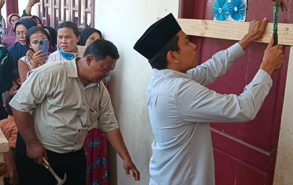 Segel SD Al Hidayah Dibuka Disaksikan Lansung Oleh Polrestabes Medan