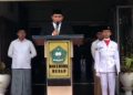 Pimpin Upacara Peringatan HSN, Kabid Penmad Kanwil Kemenag Sumut Ajak Warga MAN 2 Medan Mendoakan Para Pahlawan Bangsa