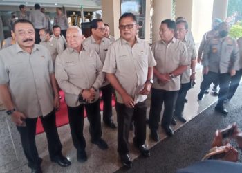 Eks Mantan Kapolri Turun Menyambangi Mabes Polri