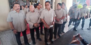 Eks Mantan Kapolri Turun Menyambangi Mabes Polri
