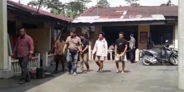 Empat pelajar pembunuh siswa SMKN 9 saat digelandang ke Polsek Sunggal.