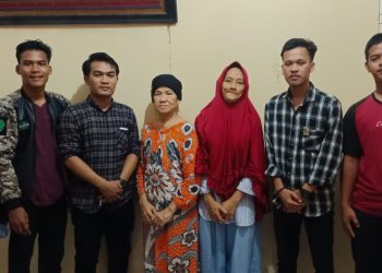 Pengurus PW IPNU Sumut kunjungi ibu Reni, orang tua almarhum Eko Farid pelajar SMK Negeri 9 Medan korban tewas pembacokan