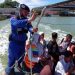 Puluhan Pelajar Diangkut Kapal Sat Pol Air Polres Langkat Karena Sulitnya Transportasi Air