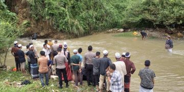 Akibat Terpeleset Seorang Santri Hanyut Terbawa Arus Air Hingga Kini Fisiknya Belum Jua Ditemukan