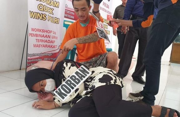 Pra rekonstruksi kasus pembunuhan siswi di Deli Serdang.