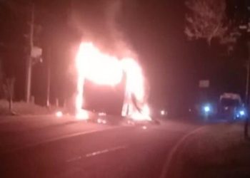 Bus Kecelakaan dan Terbakar, Akibatnya 1 Pemotor Tewas