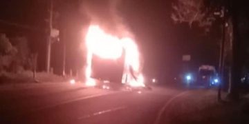 Bus Kecelakaan dan Terbakar, Akibatnya 1 Pemotor Tewas