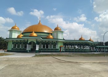 Masjid Al-Mussanif Kampus UIN SU Tuntungan Berdiri Megah.