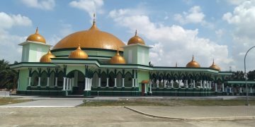 Masjid Al-Mussanif Kampus UIN SU Tuntungan Berdiri Megah.