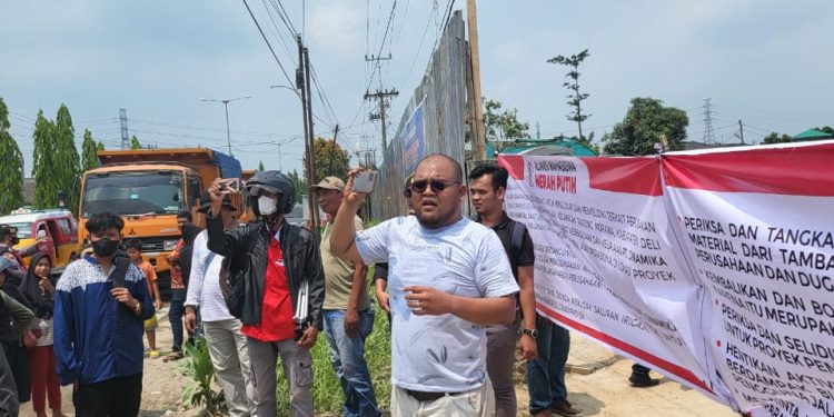 Aliansi Mahasiswa Merah Putih bersama masyarakat Desa Wonosari desak Polresta Deli Serdang Tangkap Pimpinan PT. Dinamika Firindo Nusantara