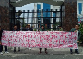 PALU SUMUT Demo Dugaan Korupsi Proyek Dinas PU dan PERKIM Tapsel T.A 2020-2021-2022