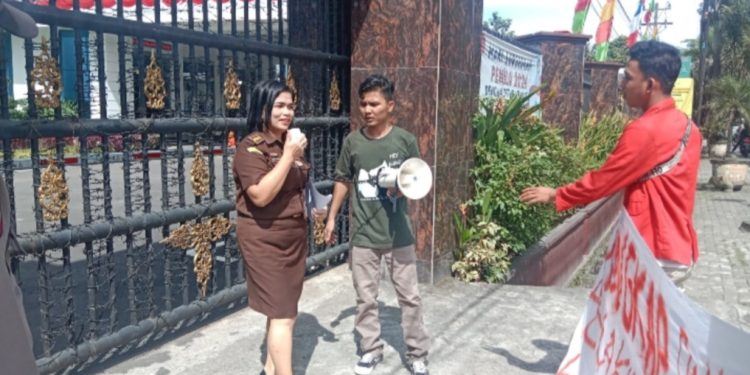 Dinilai Lambat, AMPU Kembali Demo Kejatisu Minta Kasus KIP Univa Segera Diperoses