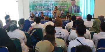 H Ruslan M Daud bersama puluhan pendamping desa di Aceh Tamiang, Senin (28/8/2023)