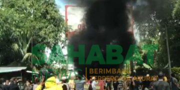 Arus Lalu Lintas Lumpuh Total, Jalan Medan-Berastagi Diblokade Warga