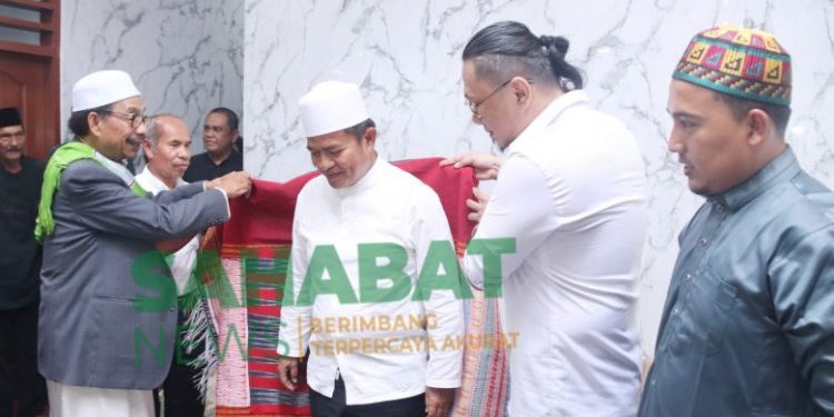 Pj Gubernur Sumut Kunjungi Kediaman Syekh Ali Akbar Marbun