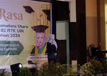 Sambutan Dekan FITK UIN SU Prof Dr Hj Tien Rafidah, MHum dan sungkeman antara mahasiswa dan dosen