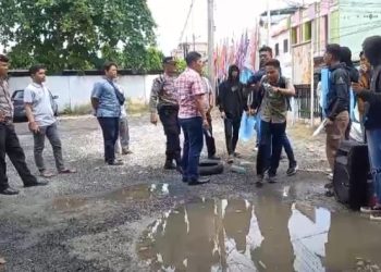 Demo KPU Asahan Seorang Mahasiswa Nyaris Bakar Diri