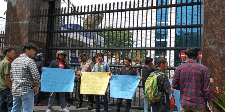 Gelar Aksi ke- III LPIB Sumut Desak Kajatisu Segera Tetapkan Tersangka Dugaaan Pungli Rakorwil Kemenagsu