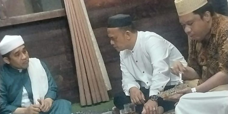 Tuan Guru Besilam Dr H Zikmal Fuad dan Ketua GEMMA Masjid Sumut
