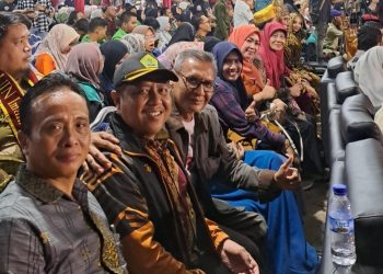 Mahasiswa UIN SU Ukir Prestasi Pada SEIBA Festival Internasional di UIN Padang, Prof Katimin (kiri paling ujung)