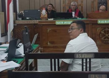 Sidang Perdana Korupsi Proyek Jalan: Topan Ginting Menangis, KPK Bacakan Dakwaan Suap Rp 4,5 Miliar